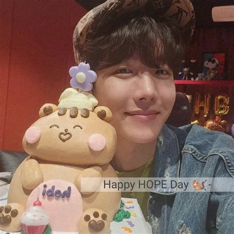 Bts Community Posts 호석이오빠 생일 축하해요 ︎💛‪ ·͜·♡‬ 태어나져서 고마워요 항상 건강하시고