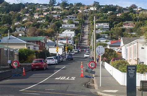 Walking Up Baldwin Street Dunedin The World S Steepest Street See