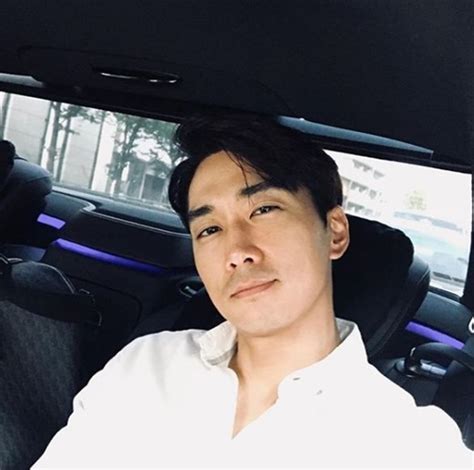 Song Seung Heon Handsome Selfie Photo Throwout 100 Out Of 10