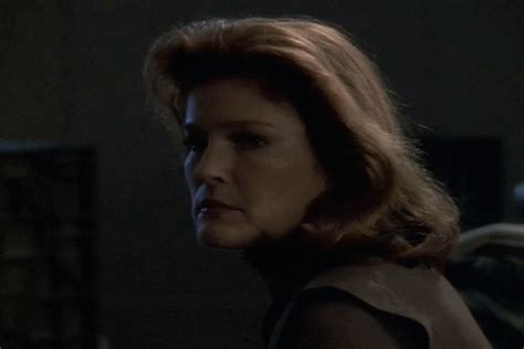 Great Love Stories Love Story Captain Janeway Kate Mulgrew Star