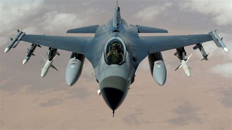 F 16 para la Fuerza Aérea todo sobre el avión llegado a Argentina