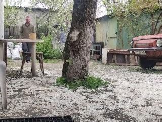 在院子里散步 Pornhub Gay