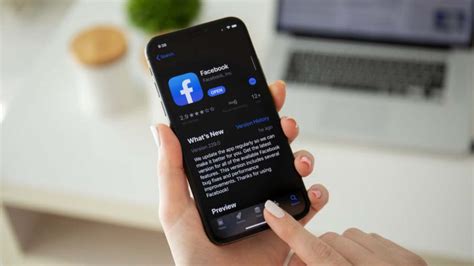 How To Enable Facebook S New Dark Mode On IPhone In IOS Lifehacker