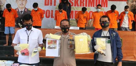Sandi Pesta Gay Kuningan Kumpul Kumpul Pemuda Rayakan Kemerdekaan Dan Masker Merah Putih FAJAR