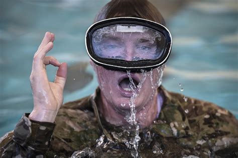 Special Tactics Airmen Learn To Breathe Underwater Air Force Special