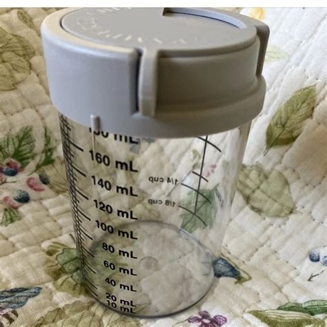 Pampered Chef Kitchen Pampered Chef Plastic Measuring Cup With Lid Poshmark