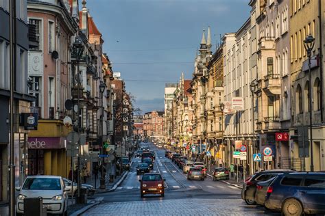 Małe bezrobocie i rekordowe zarobki w Gliwicach Nowiny Gliwickie