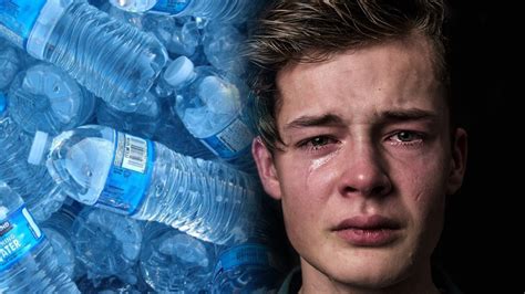 Vacances à l étranger Il boit de l eau en bouteille et tout bascule