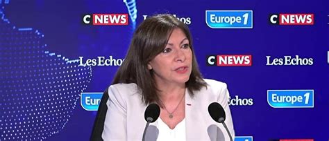 Jo De Paris La Maire De Paris Anne Hidalgo Va Se Baigner Dans La Seine