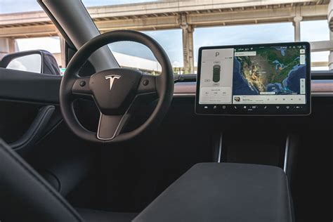 La Tesla Che Si Guida Quasi Da Sola GQ Italia