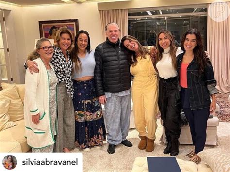 Foto Filha De Silvio Santos Rebeca Abravanel Ao Lado Das Irm S