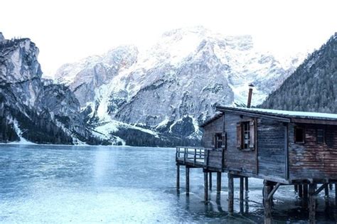 Top 10 Beautiful Frozen Lakes - Places To See In Your Lifetime