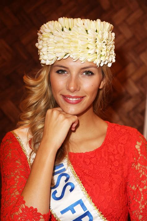 Photo Camille Cerf Miss France 2015 Au Stand Tahiti Du Salon Top