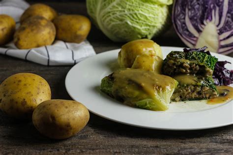 Vegane Kohlrouladen Mit Kl En Und Rotkohl Zeit F R Vegan