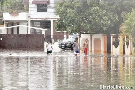 Lluvias Afectan 93 Casas COE Declara 20 Provincias Alerta Verde