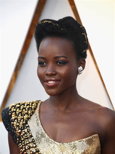 Oscars 2018 Lupita Nyongo Wears Traditional Rwandan Hairstyle Allure