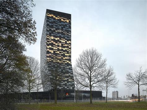 52 Degrees | Architectuul