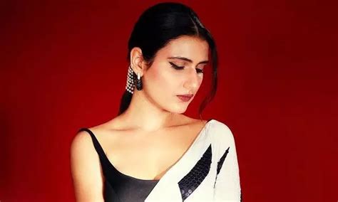 Fatima Sana Shaikh Adorable Show In Black And White Fatima Sana