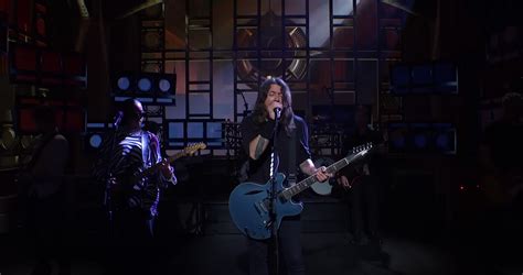 Dave Grohl Gets Choked Up During Foo Fighters ‘SNL’ Performance | by ...