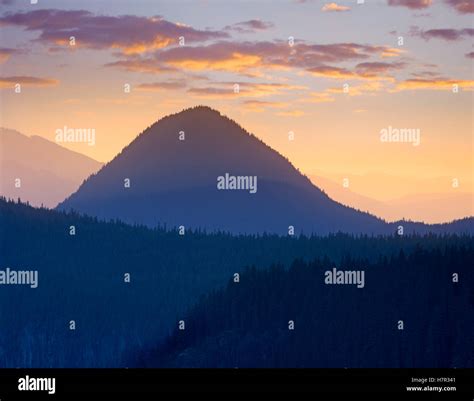 Mount Rainier from Sunrise Point, Mount Rainier National Park ...