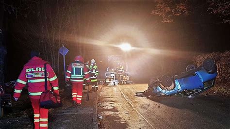 Spektakulärer Unfall Vier Insassen verschwinden mitten in der Nacht