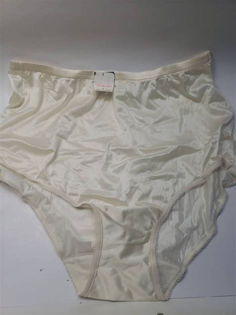 Vintage 1980s Vanity Fair Cream Silky All Nylon Panties Etsy