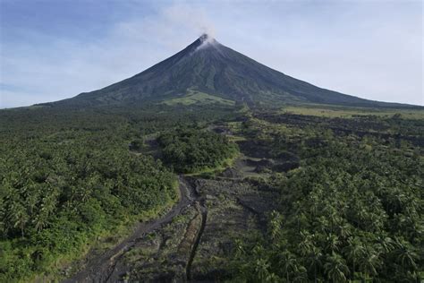 Philippine volcano’s eruption, which has displaced thousands, can last ...