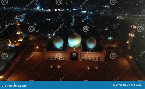 A Very Beautiful Night View of Badshahi Masjid in Lahore, Pakistan ...