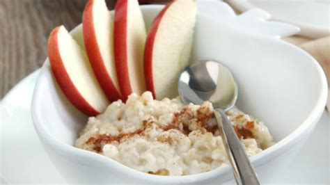 Porridge à la pomme râpée et noisette facile et rapide découvrez les