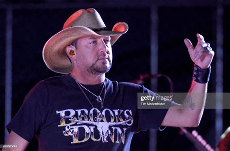 Jason Aldean Performs A Suprise Set After The 2017 Cmt Music Awards