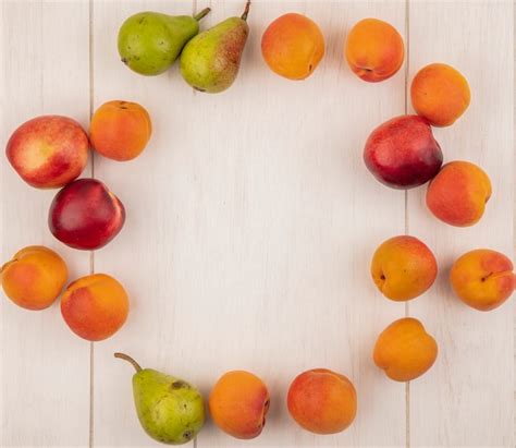 Vue De Dessus Du Mod Le De Fruits Comme Abricot P Che Et Poire Mis En