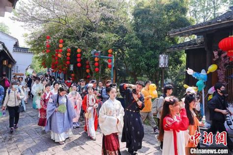 两百多名汉服爱好者齐聚西溪 再现祭花神等传统花朝习俗 民俗地理 华夏经纬网