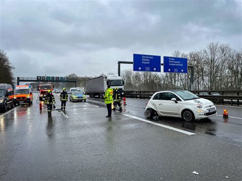 Unfall Bei Spurwechsel Lkw L St Kettenreaktion Aus Vier Verletzte