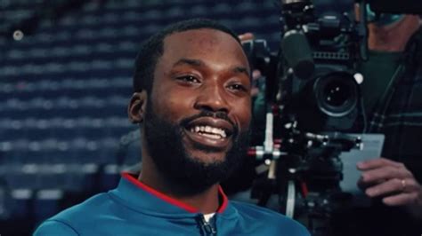 Meek Mill R Agit Aux Fans Qui Remettent En Question L Affirmation Selon