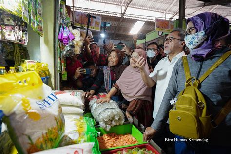 Mendag Tinjau Stok Dan Harga Barang Kebutuhan Pokok Di Pasar Bandarjo