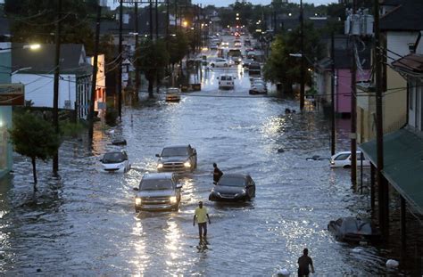 Flooding New Orleans