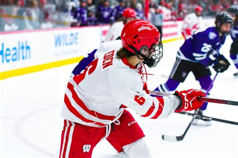 Wisconsin Womens Hockey Dominates St Thomas In Whca Playoffs First Round The Daily Cardinal