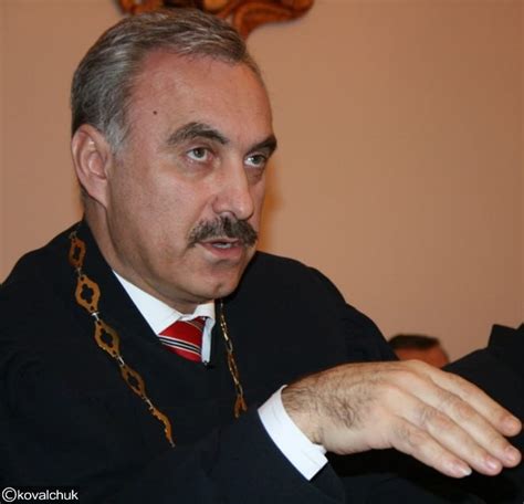 Люстрований суддя буде довічно жити за податки українців