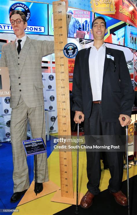 The Worlds Tallest Man Sultan Kosen Of Turkey Measuring 2 Meters