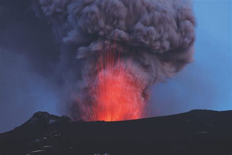 earths  volcanic places