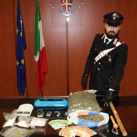 Spaccio Di Droga E Armi Nel Centro Di Cosenza Due Arresti Gazzetta