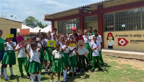 Drummond Entreg Nueva Escuela En Zona Rural De Becerril Cesar