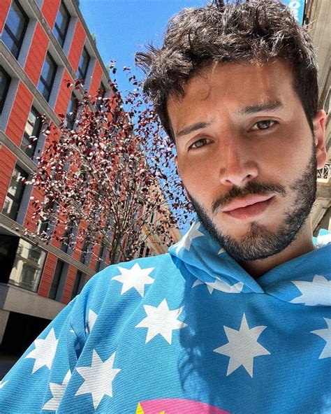 Pin De Krystyna Siemi Ska En Sebastian Yatra