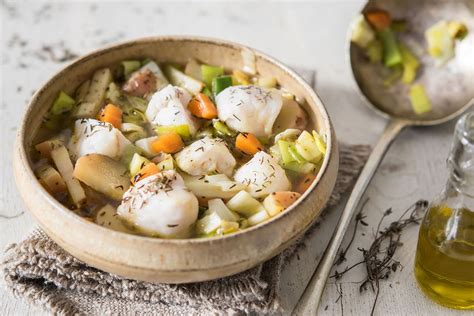 cocotte de poisson et légumes légumes en cocotte au four Brilnt