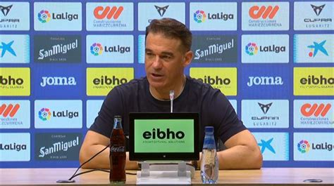 El entrenador del Deportivo Alavés Luis García Plaza tuvo sus