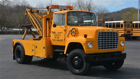 1980 Ford F800 Tow Truck Tour And Walk Around Youtube