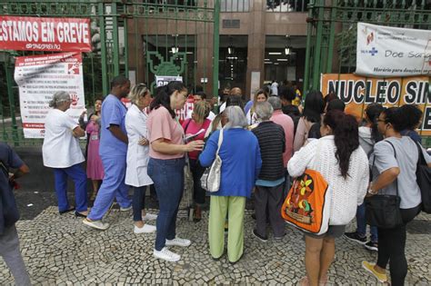 Em Greve Profissionais Fazem Novo Protesto No Hospital Federal Dos