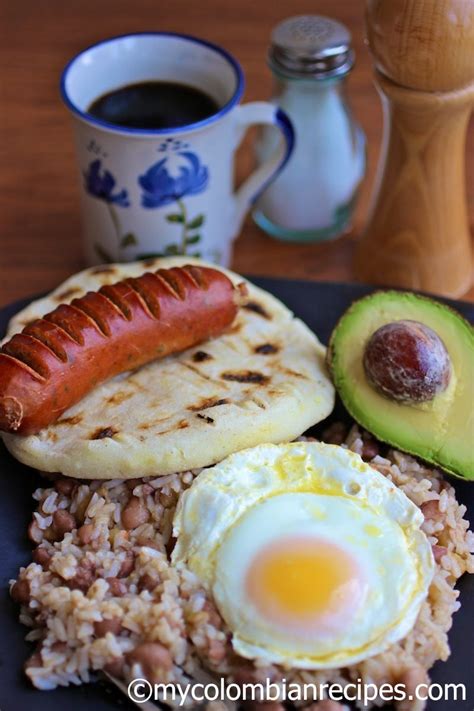 Traditional Colombian Breakfast Calentado Opskrift Brunch Morgenmad