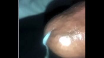 Reecie se branle trop de spasmes et d éjaculation saccadés XVIDEOS