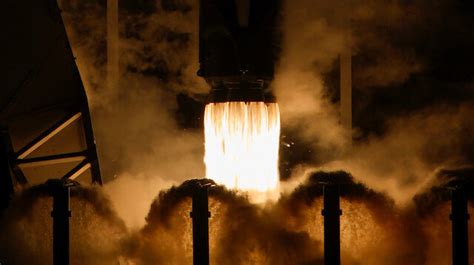 Spacex Capsule Splashes Down Off Florida Coast